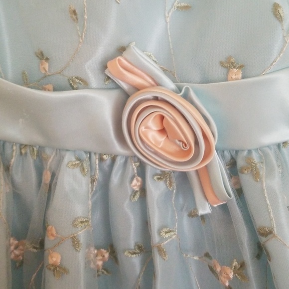 Dress - Picture 2 of 3